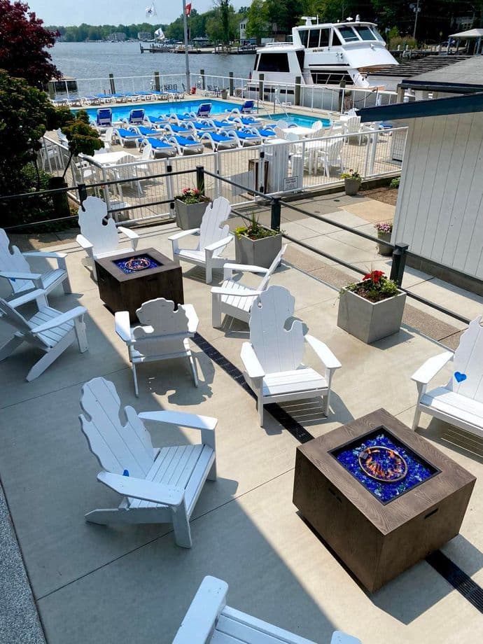 Riverfront firepit seating beside the Ship-n-Shore Hotel pool